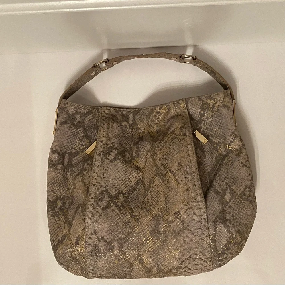 POUR LA VICTOIRE BAG HOBO GRAY TEXTURED SKIN LOOK LEATHER GOLD SNAP CLOSE TOP